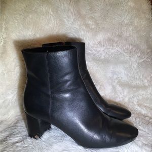 Tory Burch womens black leather ankle boots size 9
